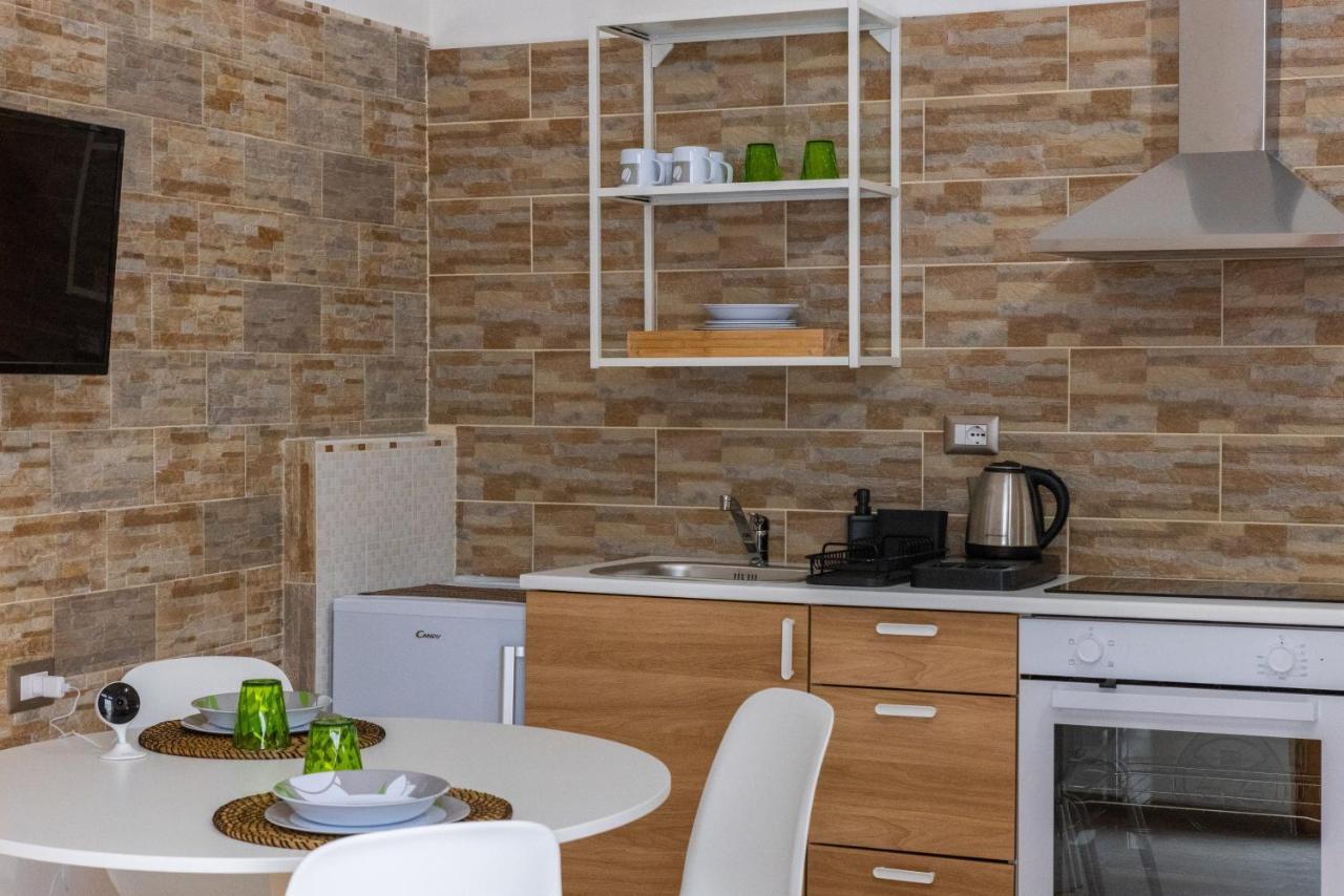 Lovely Rooms - Guest House Suites تريدجانو المظهر الخارجي الصورة